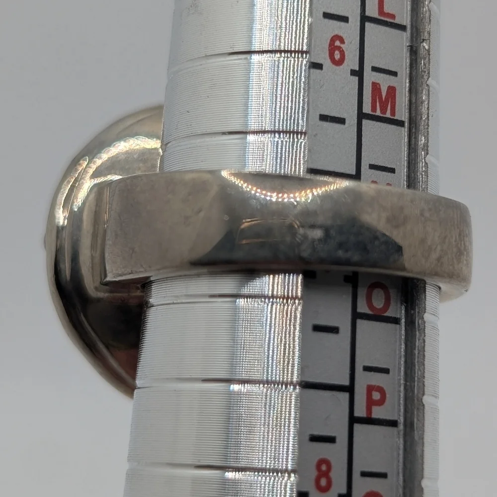 Elegant Silver and Gold-Toned Buckle‎ Ring